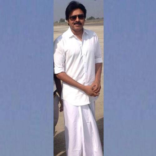 pawan kalyan white dyothi,pawan hair style,dolly,pawan getup,politics  పవన్‌ గెటప్ వెనుక ఉన్న రహస్యమిదేనా! 